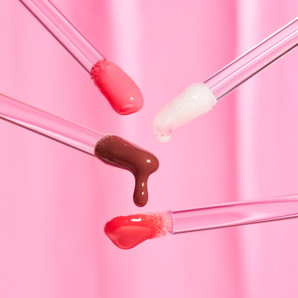 ESSENCE WHAT THE FAKE PLUMPING LIPGLOSS 