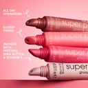 ESSENCE THE SUPERPEPTIDE GLOSSY LIP TREAT.