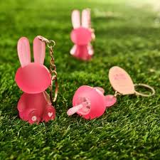 ESSENCE SOMEBUNNY LIKE YOU LIPGLOSS 01