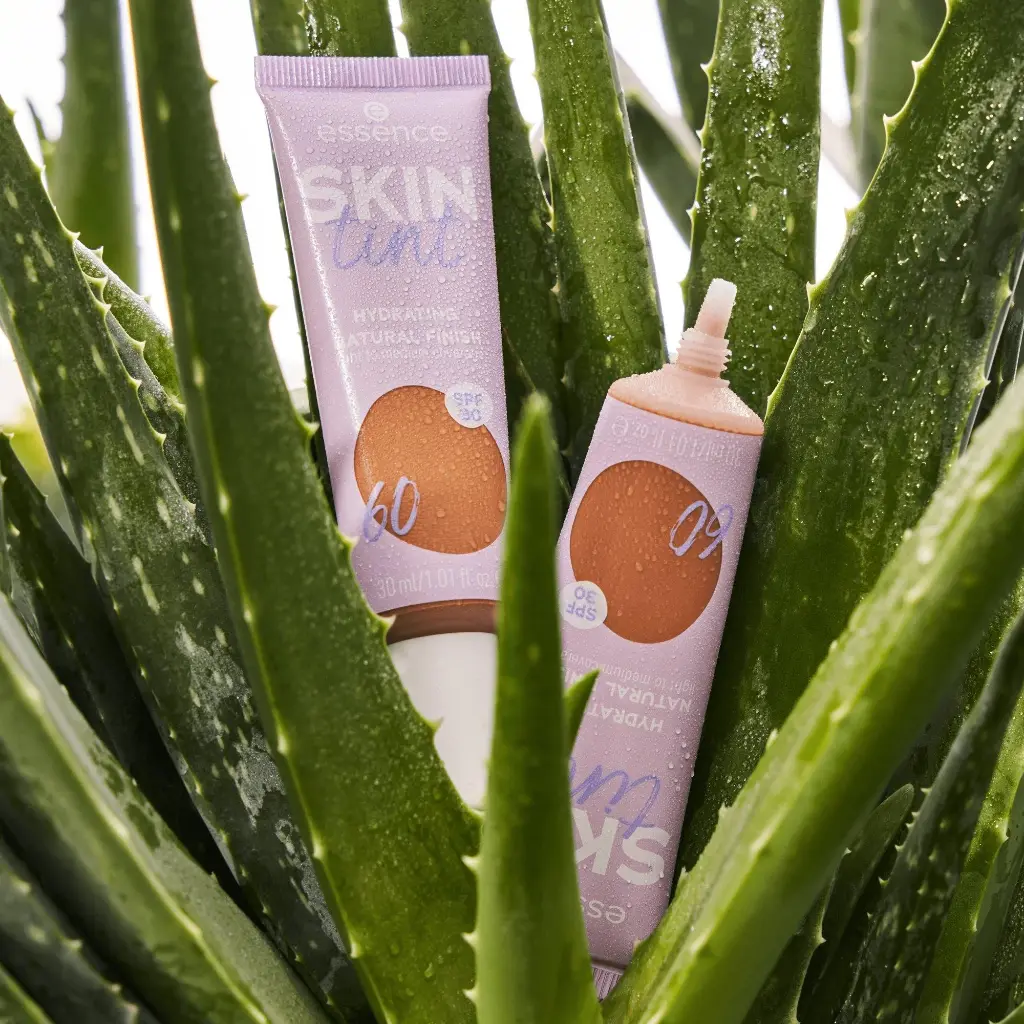 ESSENCE SKIN TINT